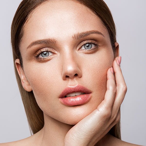 female-patient-receiving-botox-injection-forehead female-patient-receiving-botox-injection-forehead